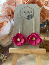Load image into Gallery viewer, Magenta Flower dangles
