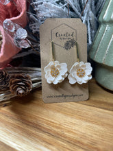 Load image into Gallery viewer, Maggie’s with charm center
