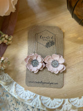 Load image into Gallery viewer, Poppy (Pale Pink)
