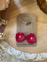 Load image into Gallery viewer, Magenta Flower dangles
