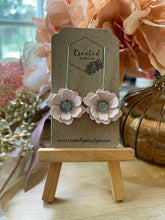 Load image into Gallery viewer, Poppy (Pale Pink)

