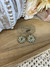 Load image into Gallery viewer, Metal flower Hoops
