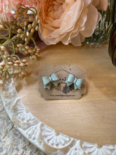Load image into Gallery viewer, Textured bow Studs
