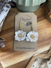 Load image into Gallery viewer, Maggie’s with charm center
