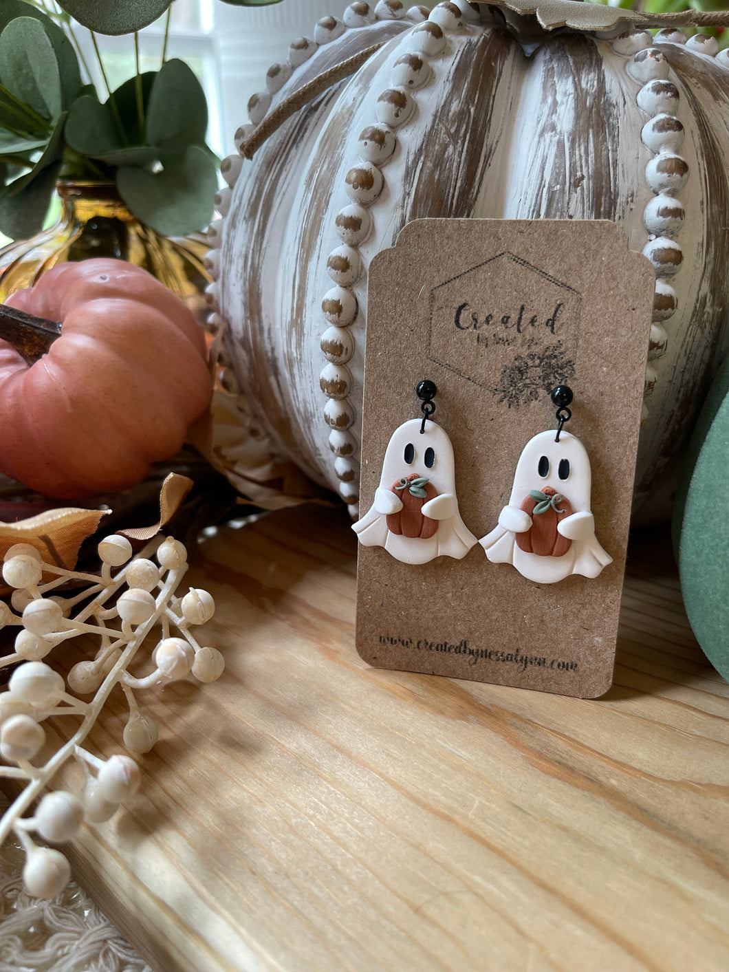 Ghost holding Pumpkin
